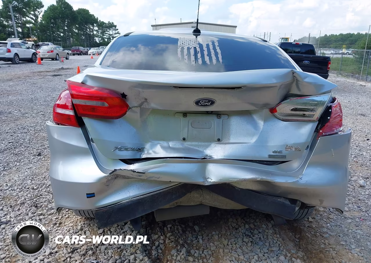 2018 Ford Focus Se VIN:1FADP3FE2JL265137 - 6