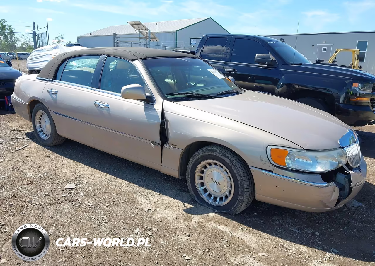1998 Lincoln Town Car Signature