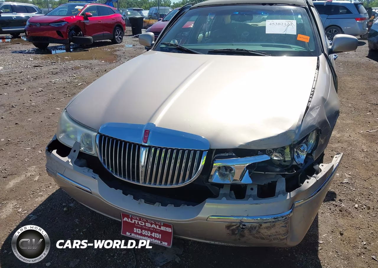 1998 Lincoln Town Car Signature VIN:1LNFM82WXWY655996 - 6