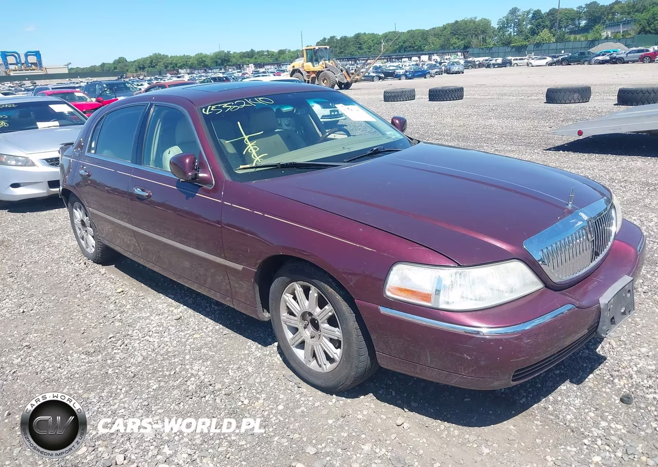 2006 Lincoln Town Car Signature Limited