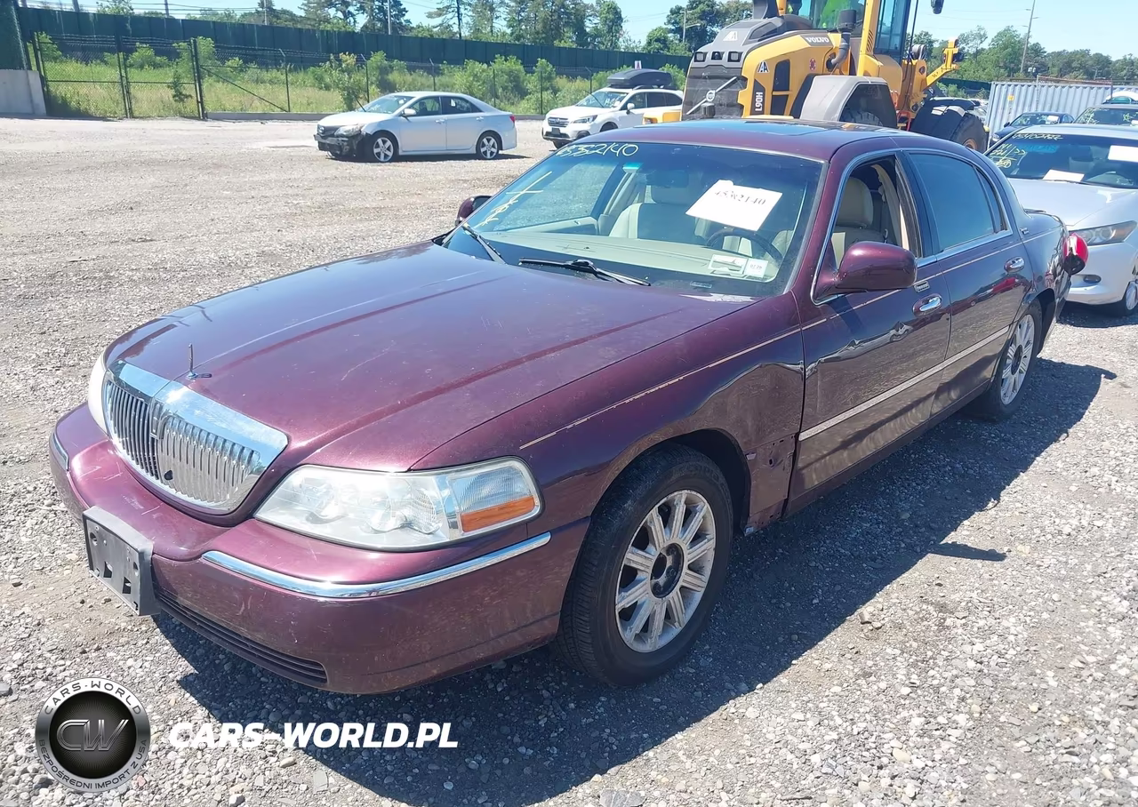 2006 Lincoln Town Car Signature Limited VIN:1LNHM82W66Y639447 - 2