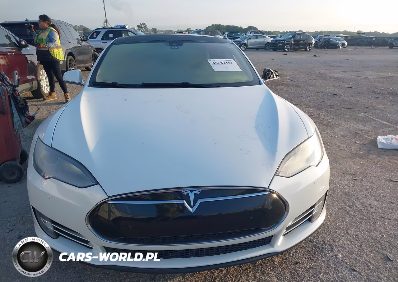 2014 Tesla Model S P85 VIN:5YJSA1H15EFP50883 - 12