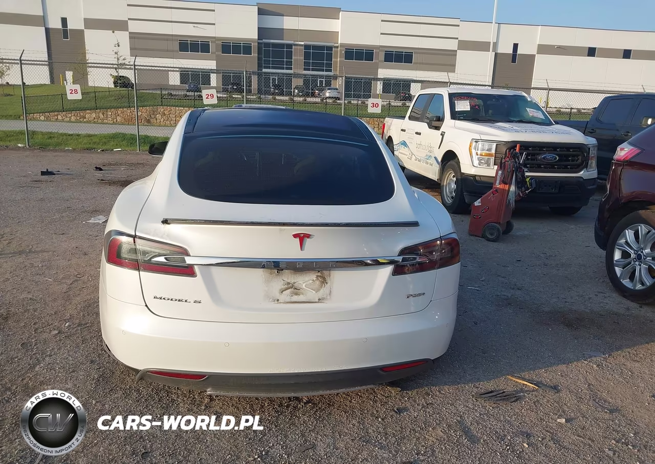 2014 Tesla Model S P85 VIN:5YJSA1H15EFP50883 - 16