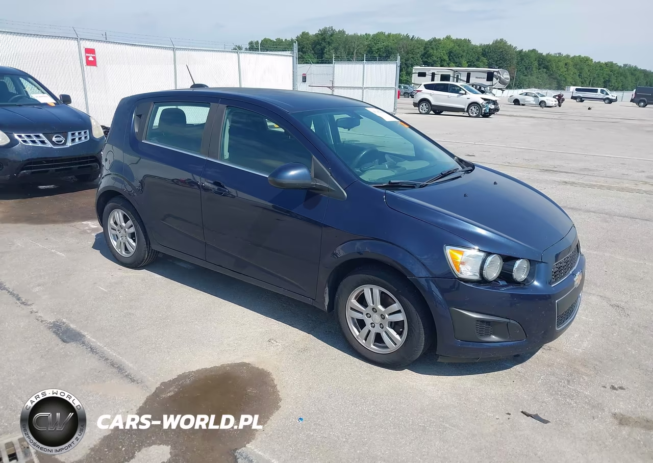 2016 Chevrolet Sonic Lt Auto – zdjęcie 1 z 17