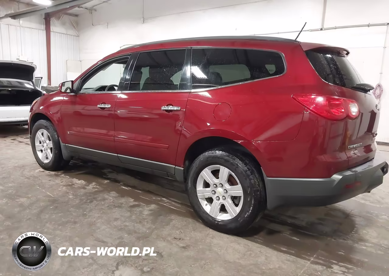 2010 Chevrolet Traverse Lt VIN:1GNLVGED2AS113870 - 3