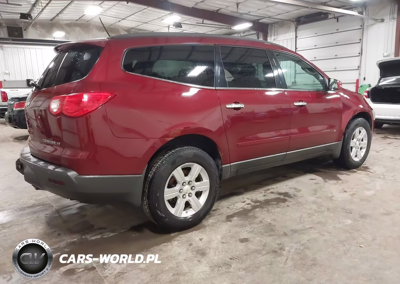 2010 Chevrolet Traverse Lt VIN:1GNLVGED2AS113870 - 4
