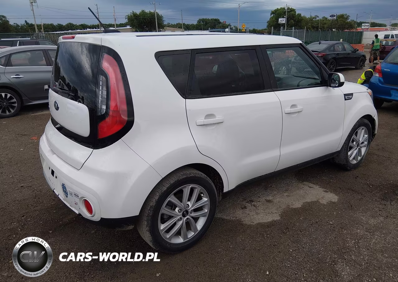 2017 Kia Soul + VIN:KNDJP3A50H7502621 - 4