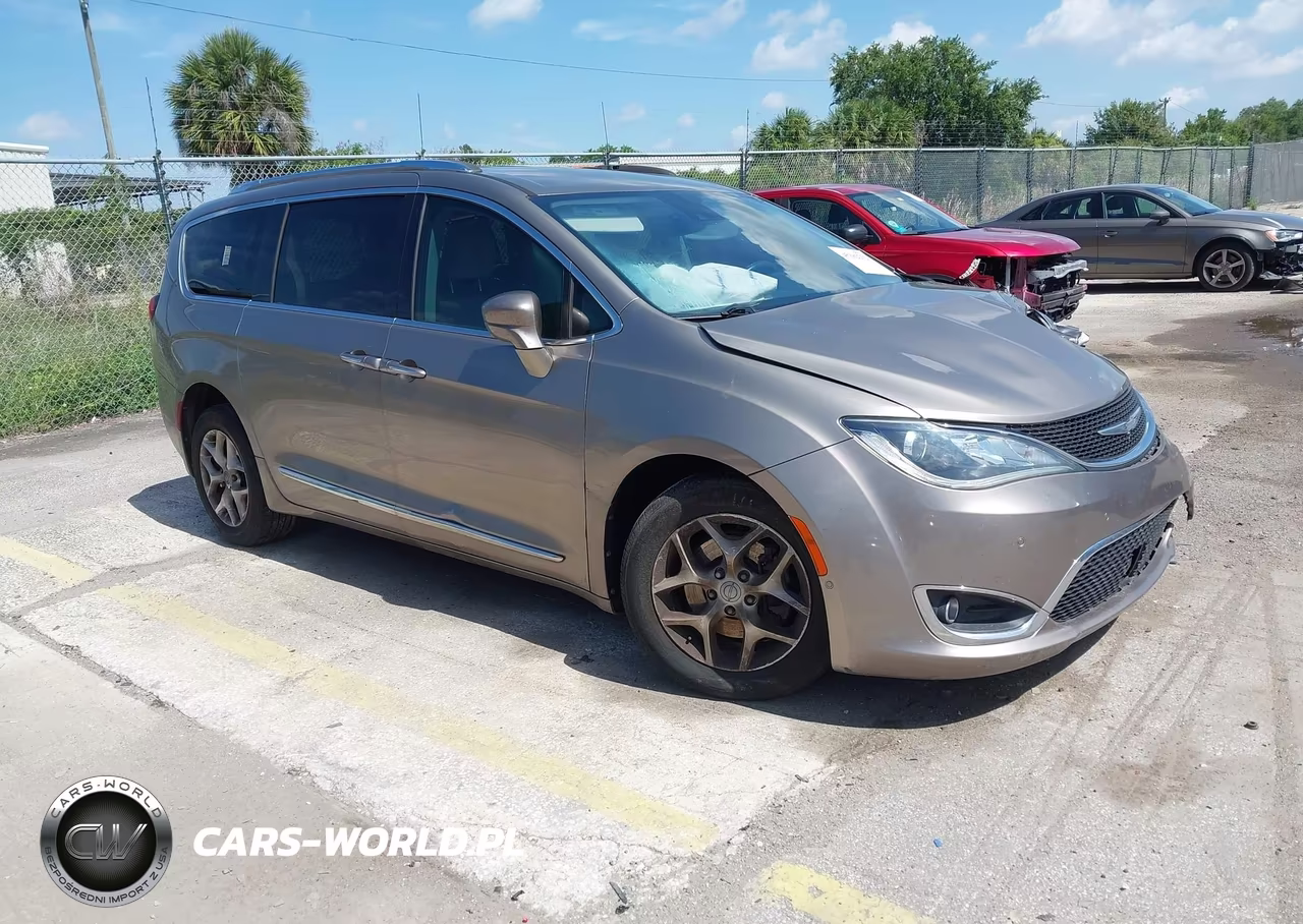 2017 Chrysler Pacifica Touring-L Plus – zdjęcie 1 z 15