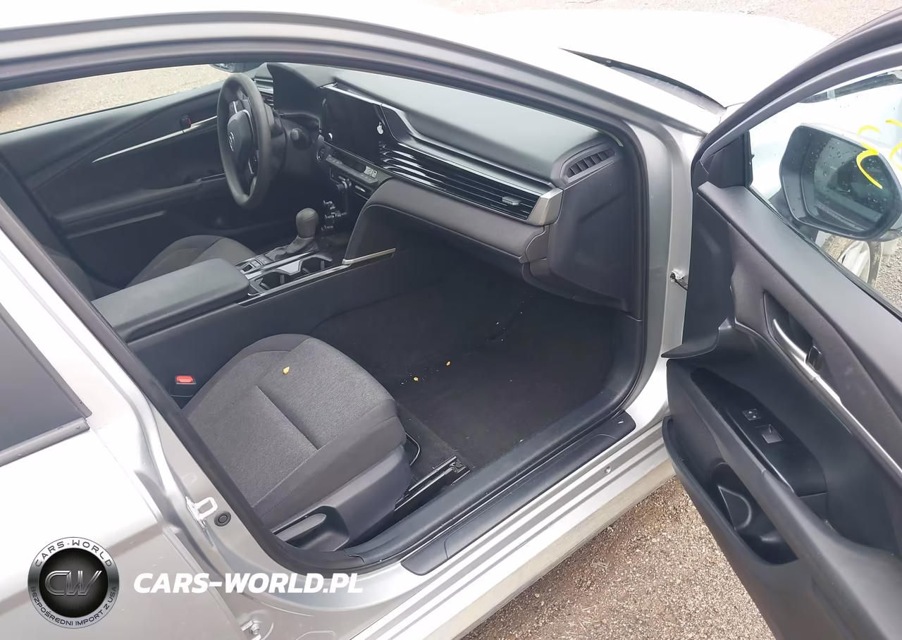 2025 Toyota Camry Le VIN:4T1DAACK9SU034995 - 5