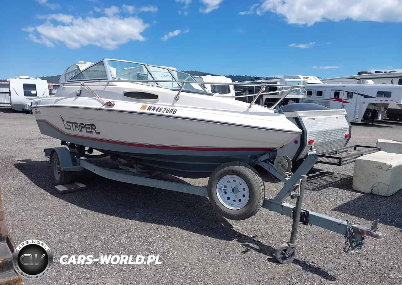 1992 * Cuddy Motor Boat