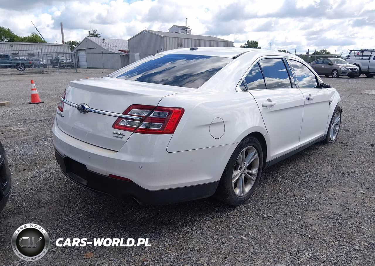 2015 Ford Taurus Sel VIN:1FAHP2E9XFG111890 - 4