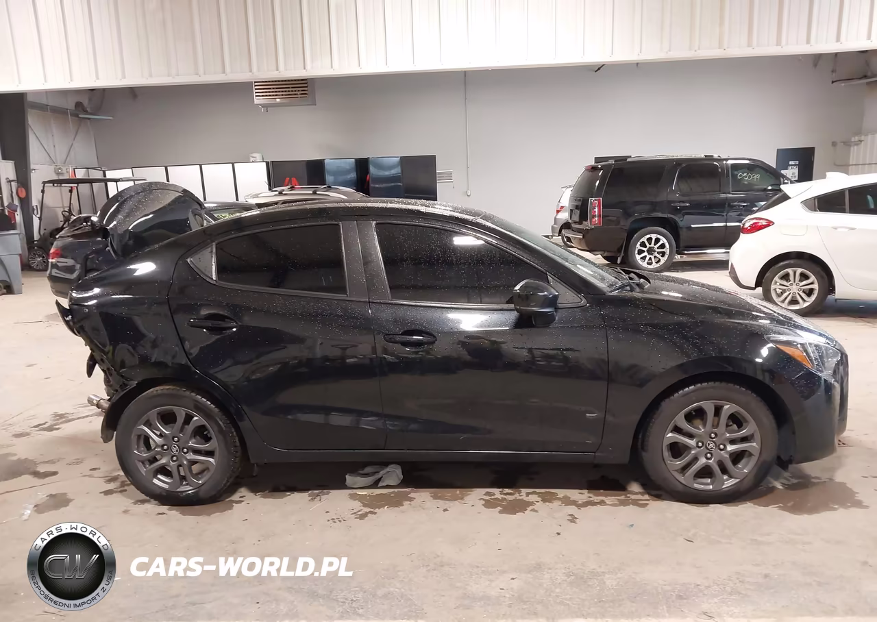2019 Toyota Yaris Le VIN:3MYDLBYV3KY513550 - 13