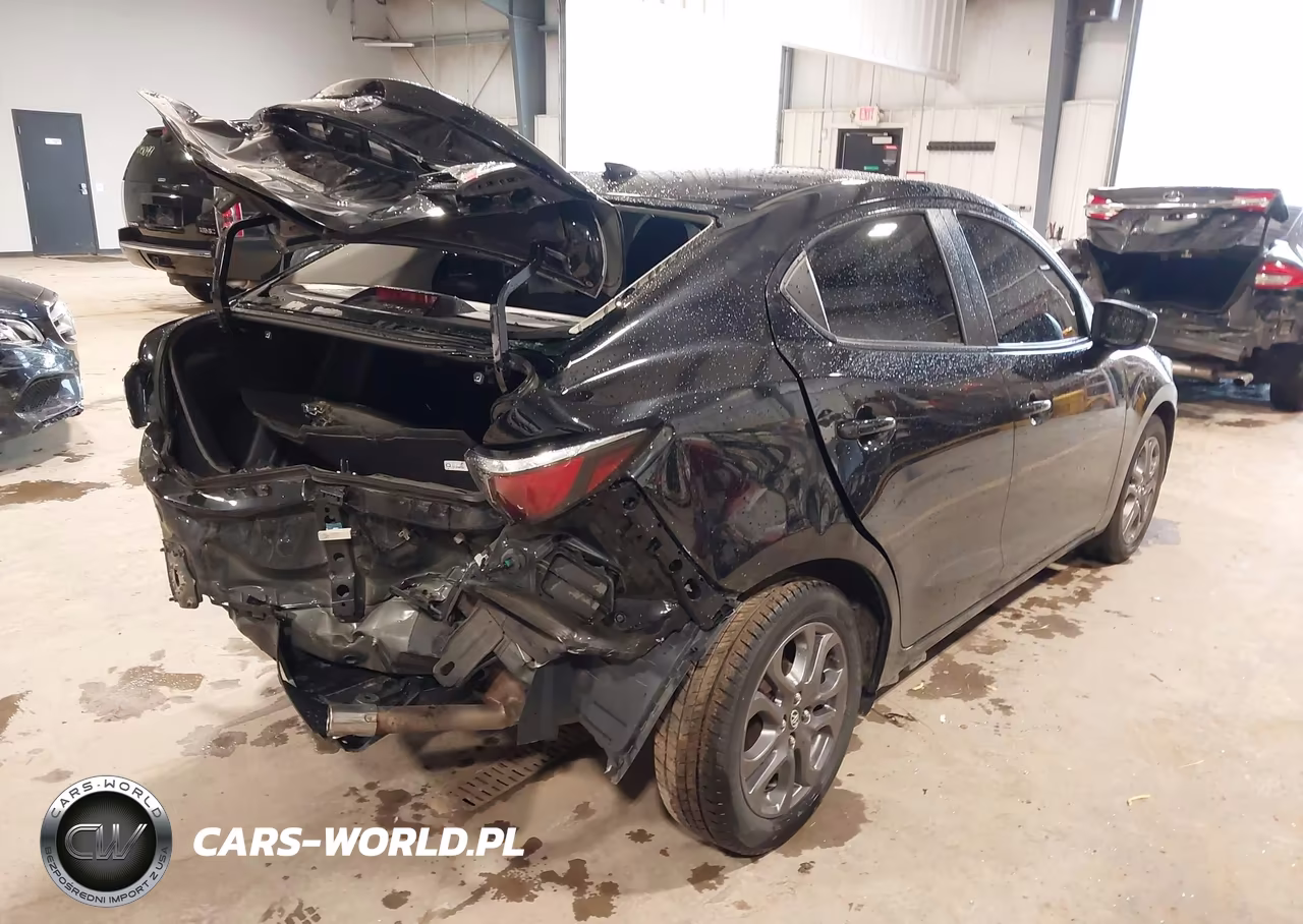 2019 Toyota Yaris Le VIN:3MYDLBYV3KY513550 - 4