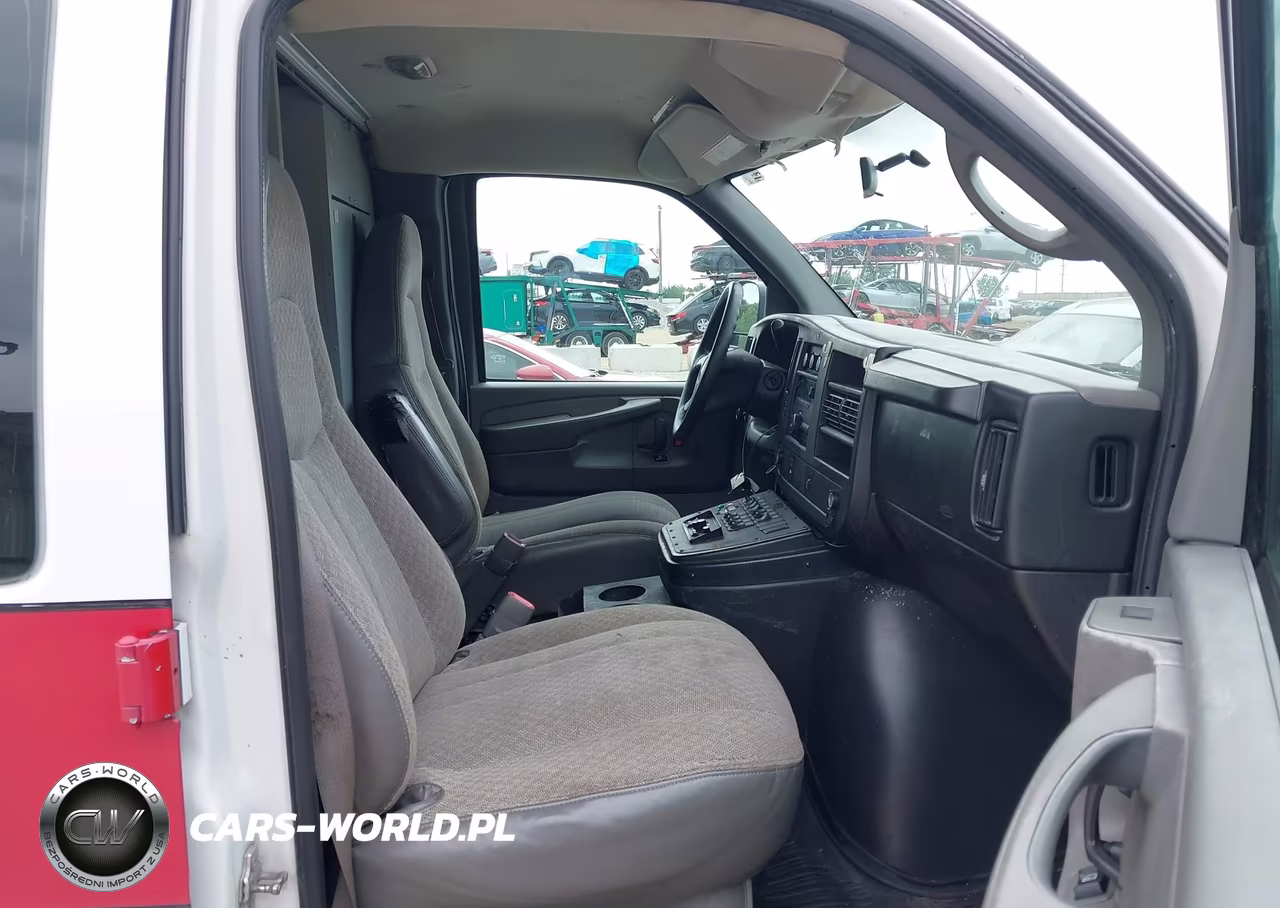2008 Chevrolet Express Cargo Van Work Van VIN:1GBHG396X81112919 - 5