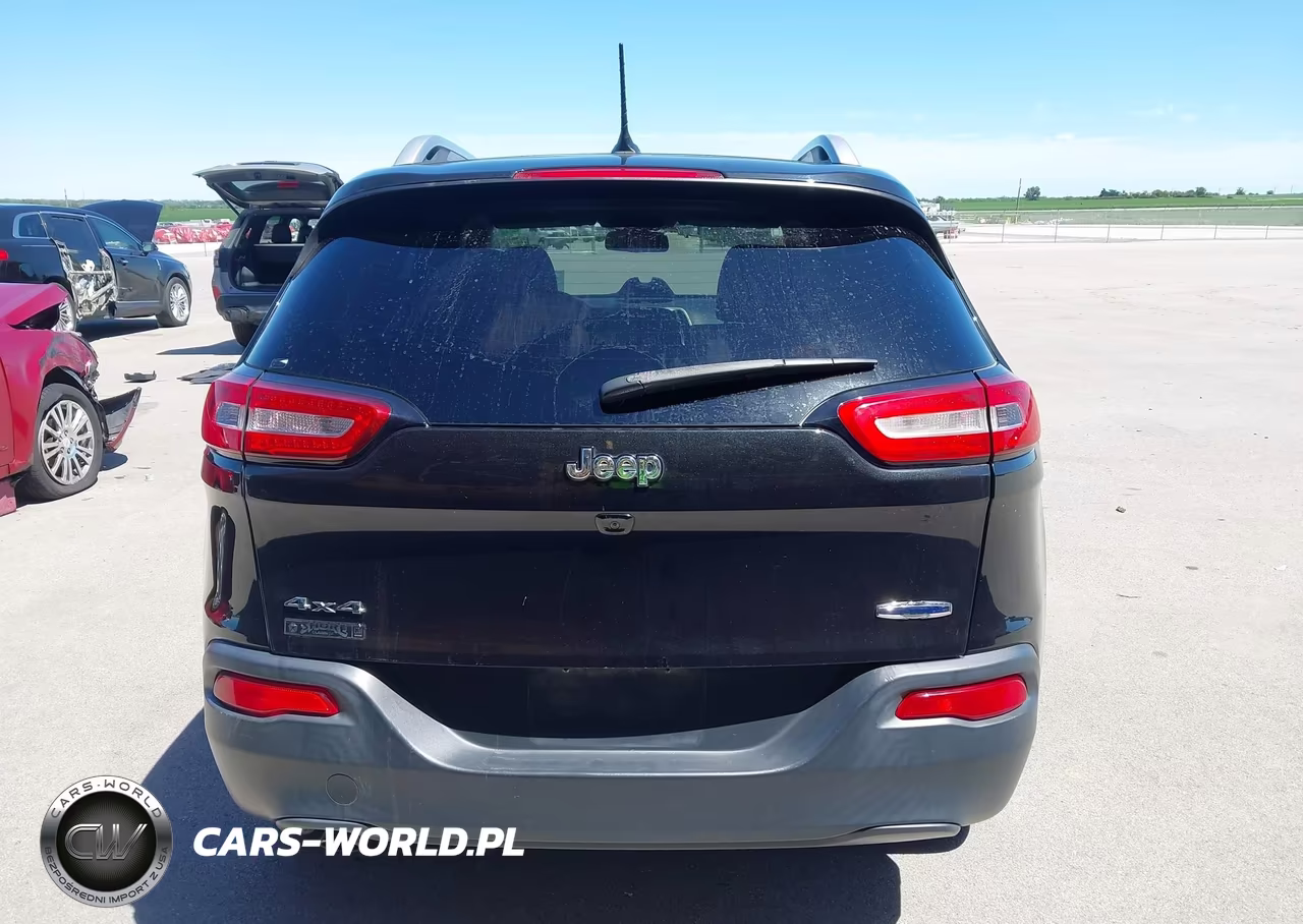 2015 Jeep Cherokee Latitude VIN:1C4PJMCB1FW649327 - 17