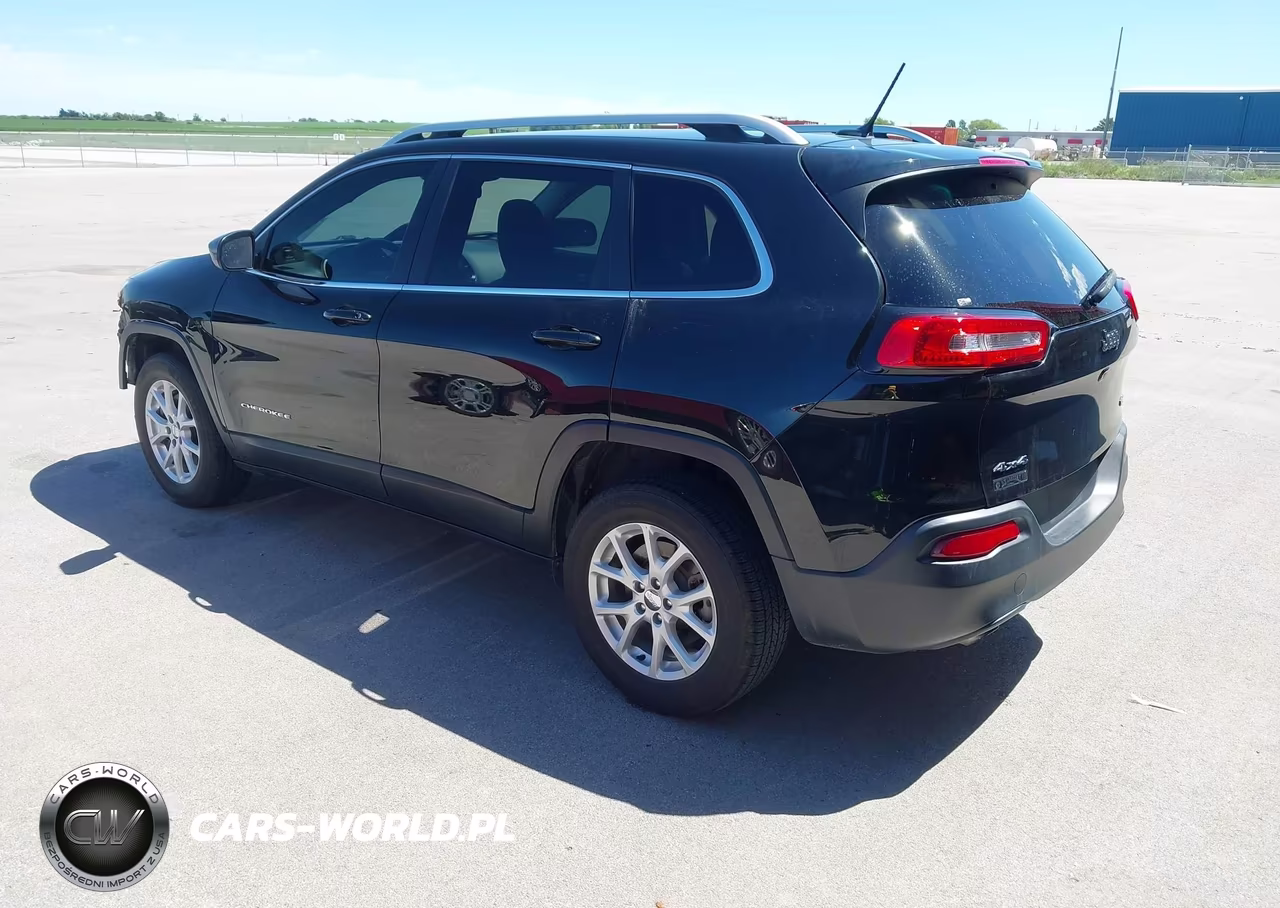 2015 Jeep Cherokee Latitude VIN:1C4PJMCB1FW649327 - 3