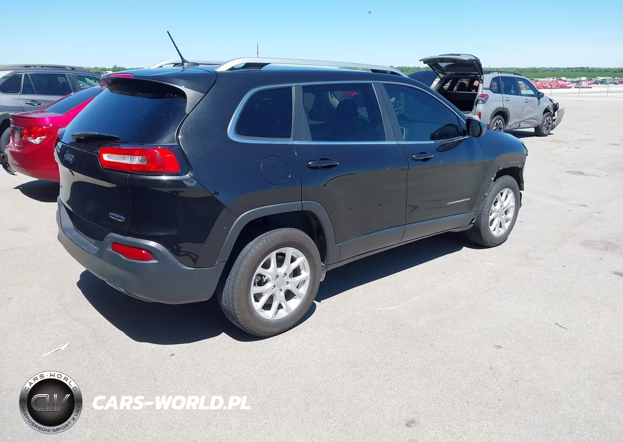 2015 Jeep Cherokee Latitude VIN:1C4PJMCB1FW649327 - 4