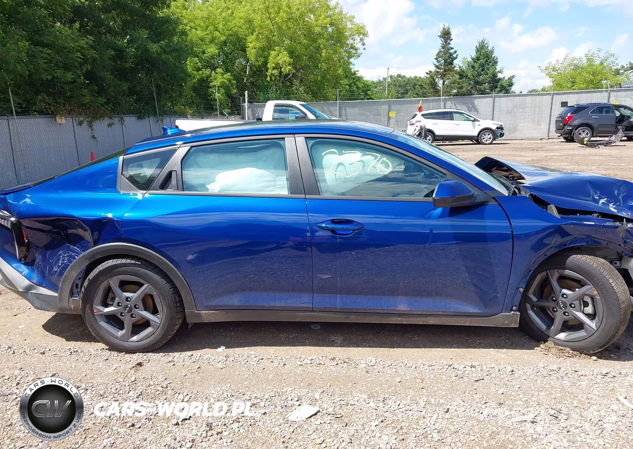 2025 Kia K4 Lxs VIN:3KPFT4DE2SE163757 - 14