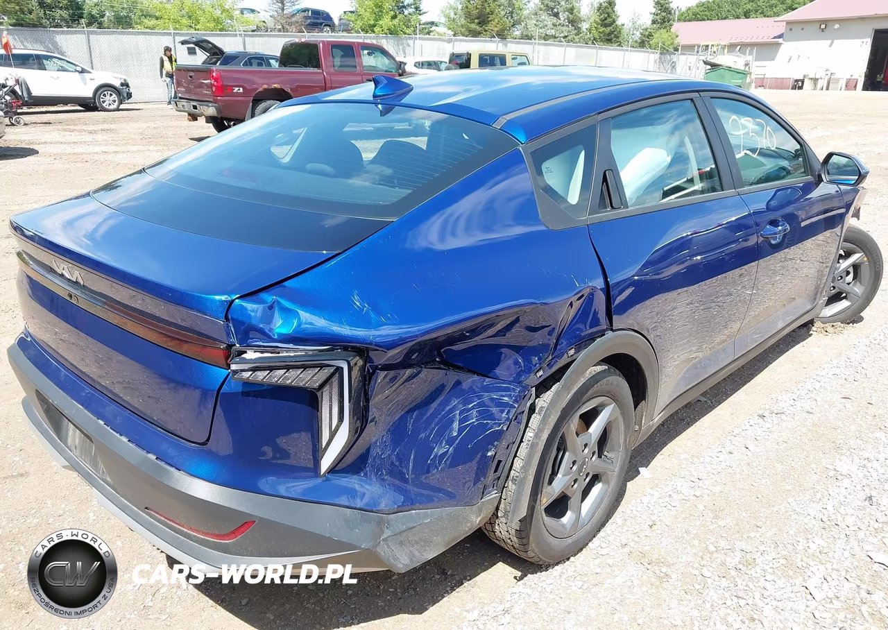 2025 Kia K4 Lxs VIN:3KPFT4DE2SE163757 - 4