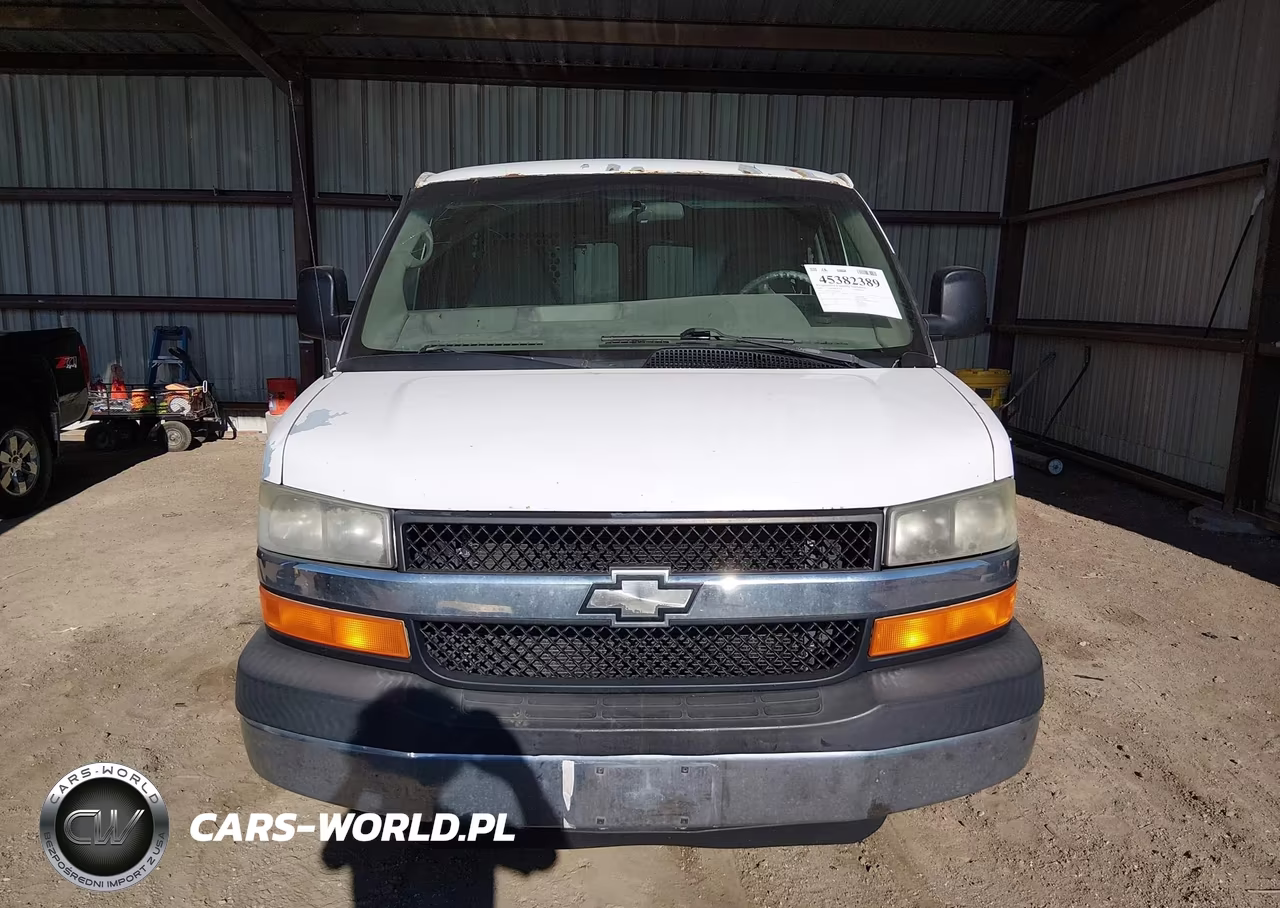 2005 Chevrolet Express VIN:1GCGG25V051269367 - 12
