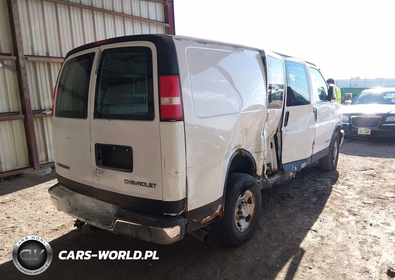2005 Chevrolet Express VIN:1GCGG25V051269367 - 4