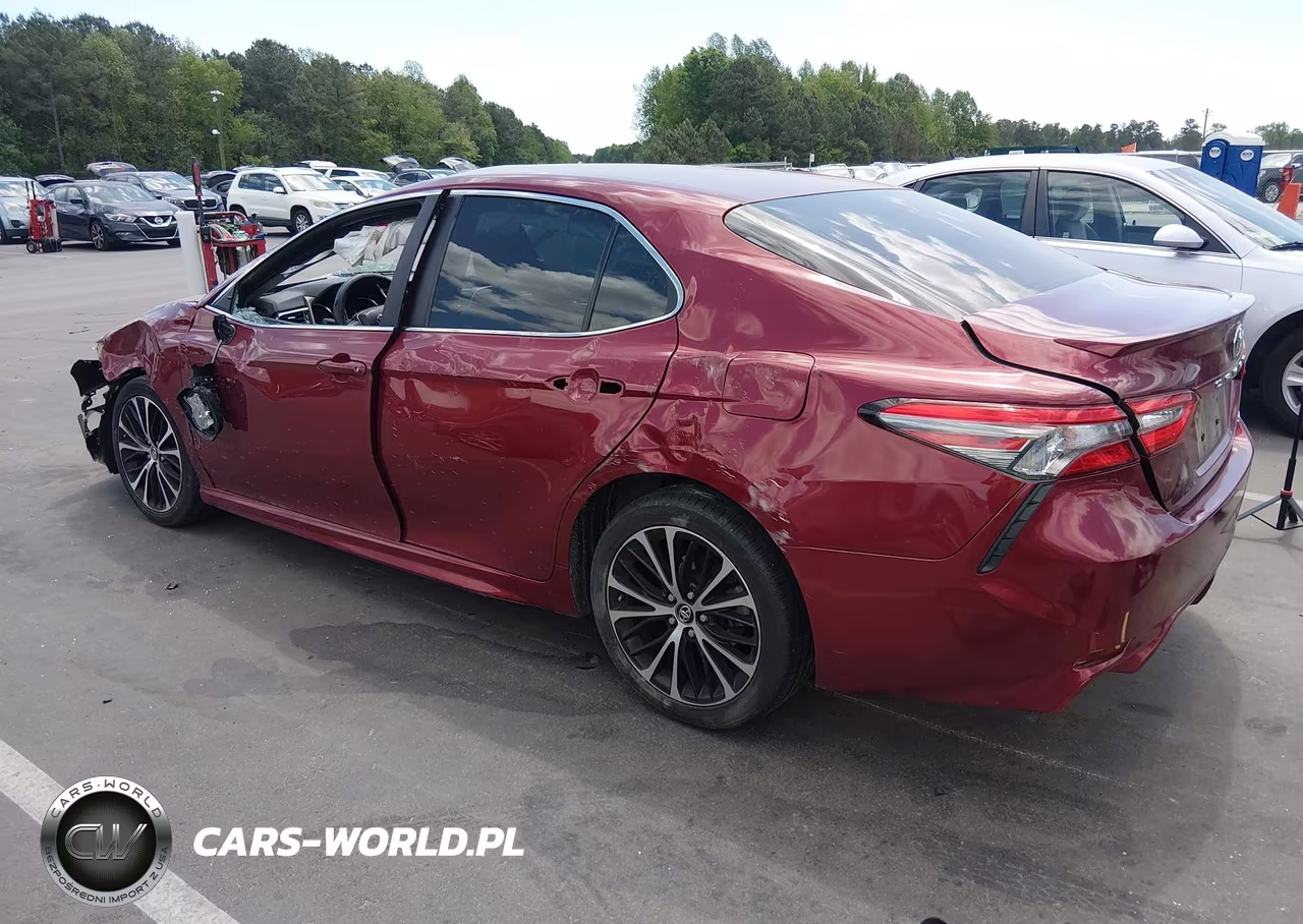2018 Toyota Camry Se VIN:4T1B11HK4JU665393 - 3