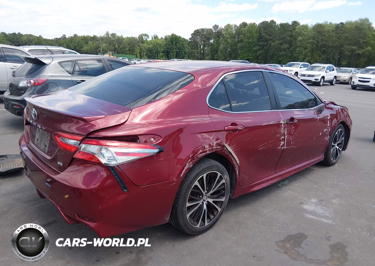 2018 Toyota Camry Se VIN:4T1B11HK4JU665393 - 4