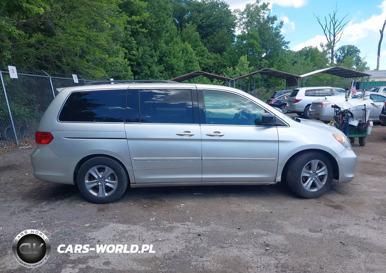 2008 Honda Odyssey Touring VIN:5FNRL38998B090328 - 13