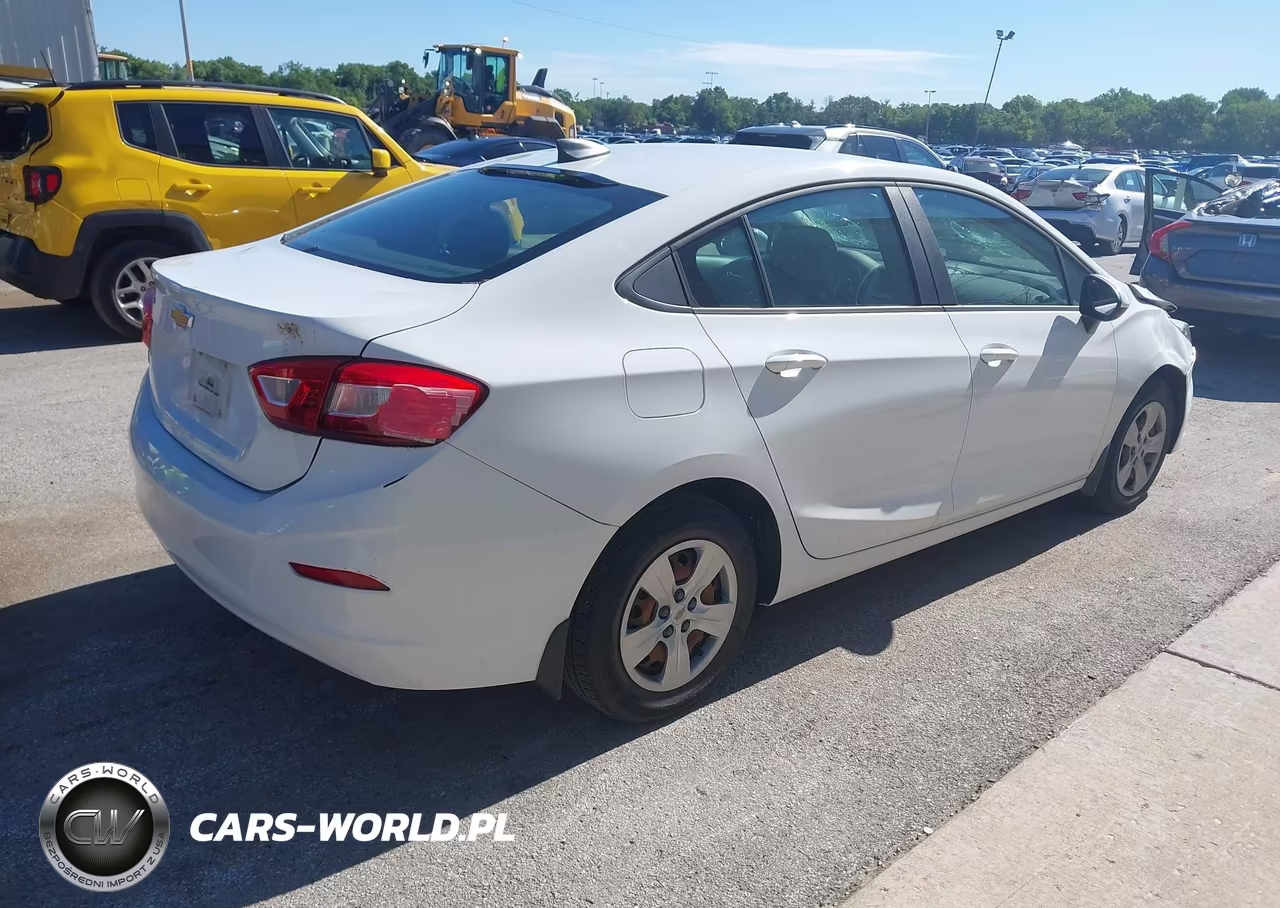 2018 Chevrolet Cruze Ls Auto VIN:1G1BC5SM2J7134975 - 4