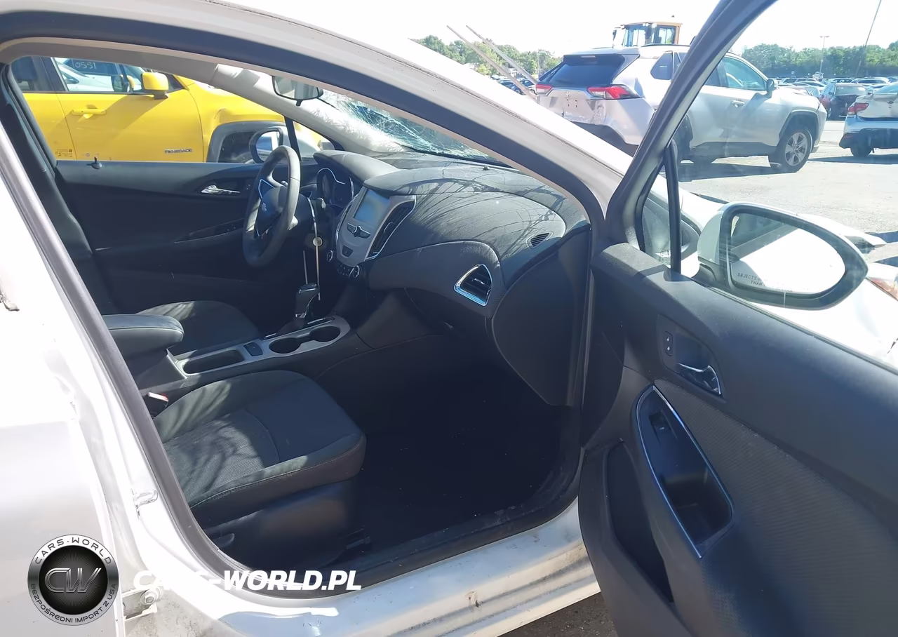 2018 Chevrolet Cruze Ls Auto VIN:1G1BC5SM2J7134975 - 5