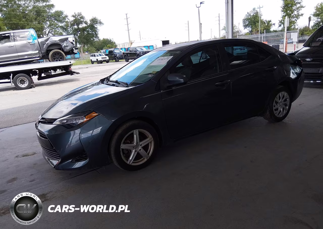 2018 Toyota Corolla Le VIN:5YFBURHE5JP792252 - 2