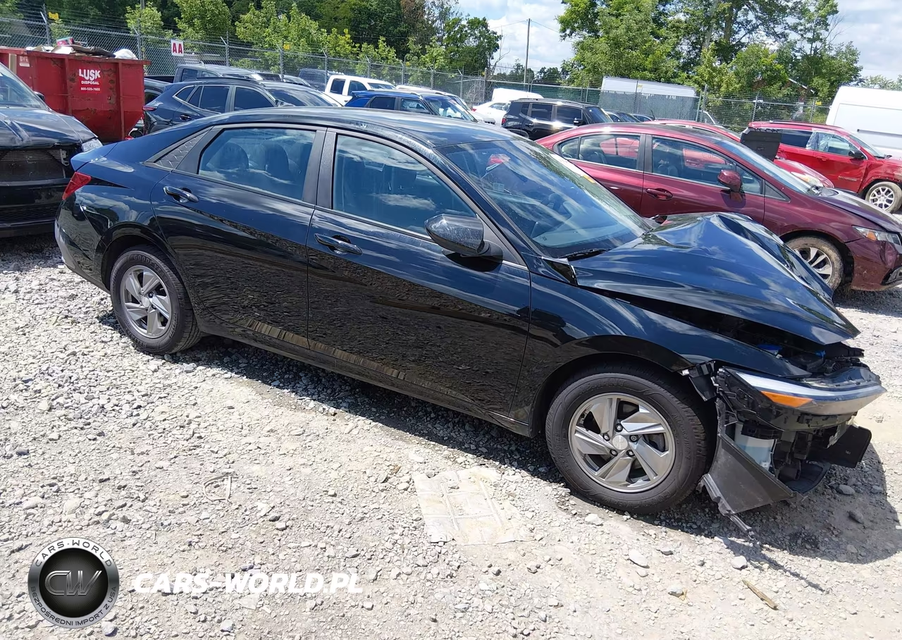 2025 Hyundai Elantra Se – zdjęcie 1 z 17