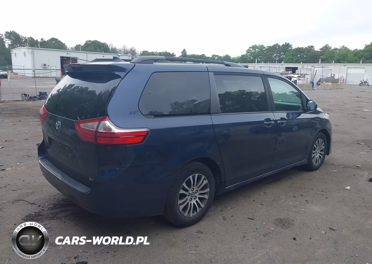 2018 Toyota Sienna Xle 8 Passenger VIN:5TDYZ3DC9JS960141 - 13
