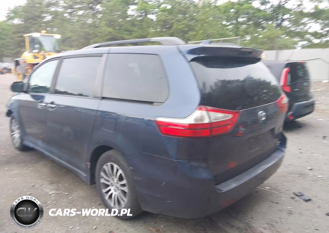 2018 Toyota Sienna Xle 8 Passenger VIN:5TDYZ3DC9JS960141 - 3