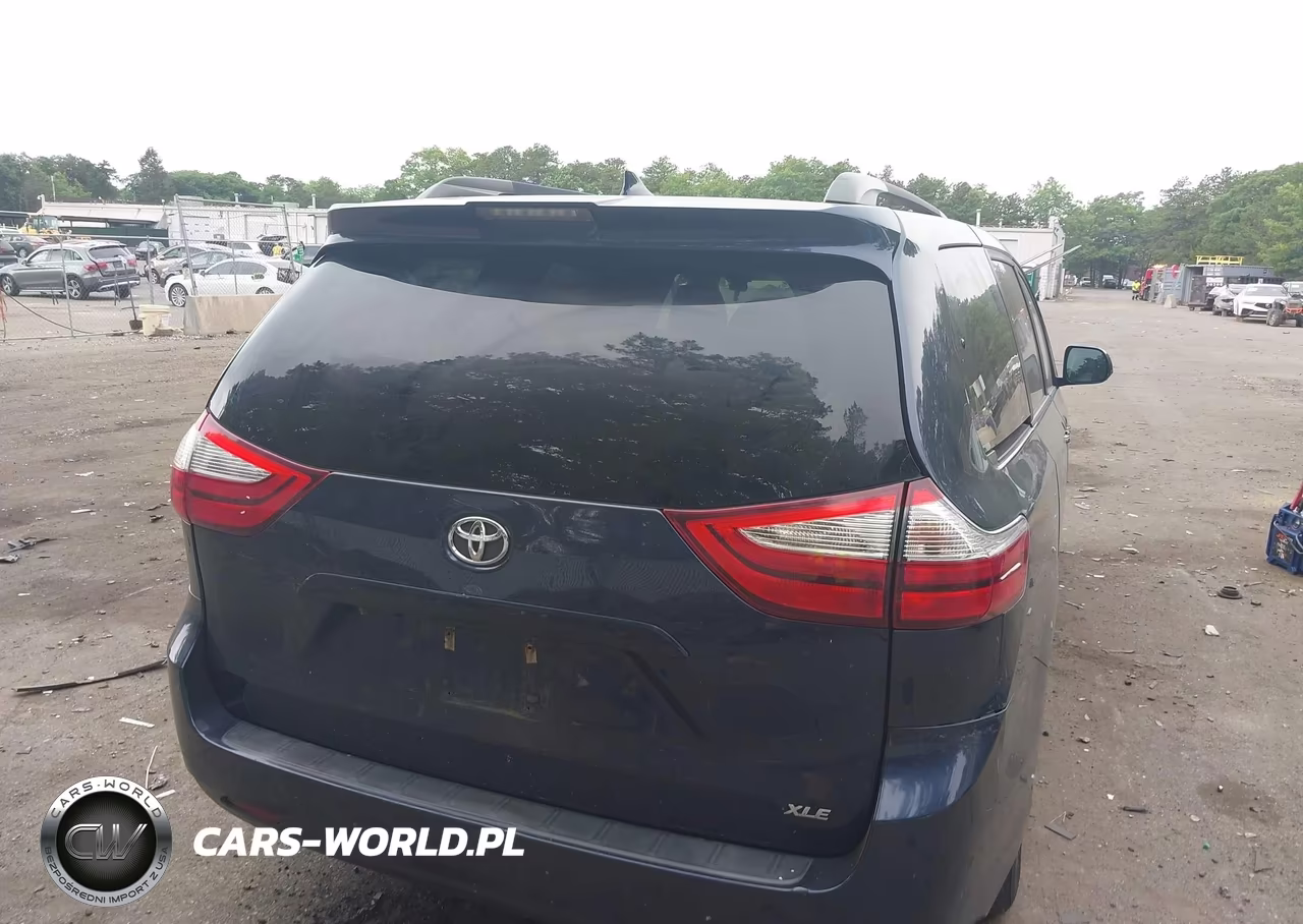 2018 Toyota Sienna Xle 8 Passenger VIN:5TDYZ3DC9JS960141 - 4