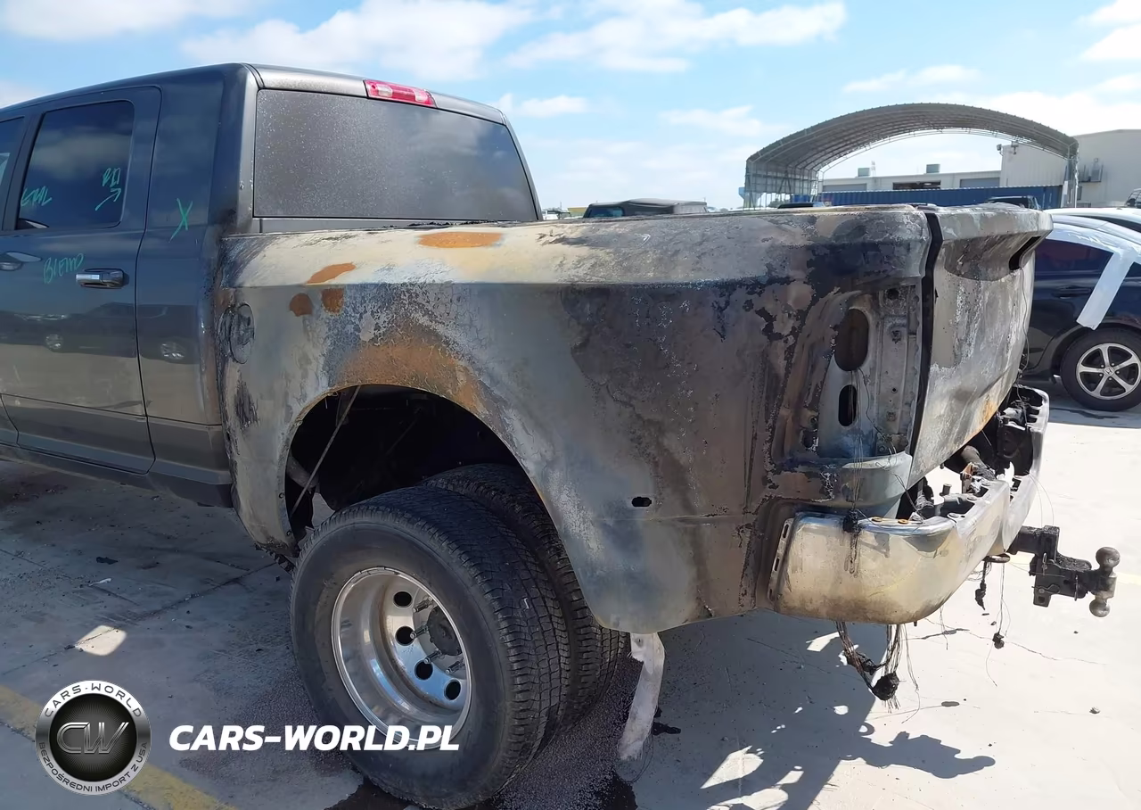 2019 Ram 3500 Big Horn VIN:3C63RRLL8KG624096 - 14