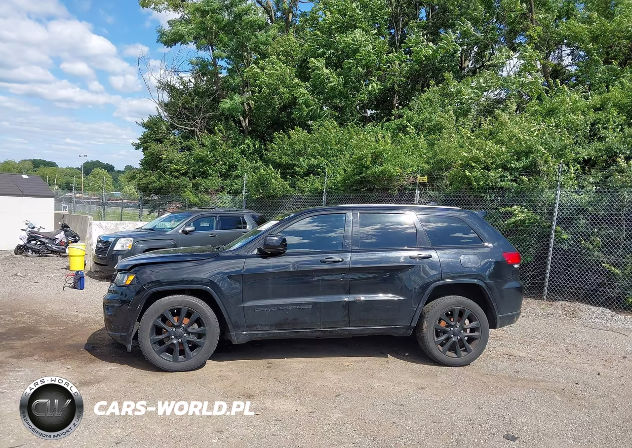 2018 Jeep Grand Cherokee Altitude 4X4 VIN:1C4RJFAG3JC357451 - 14