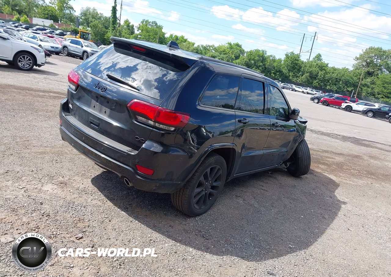 2018 Jeep Grand Cherokee Altitude 4X4 VIN:1C4RJFAG3JC357451 - 4