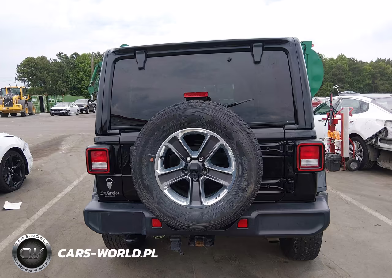 2021 Jeep Wrangler Unlimited Sahara 4X4 VIN:1C4HJXEG8MW550418 - 16