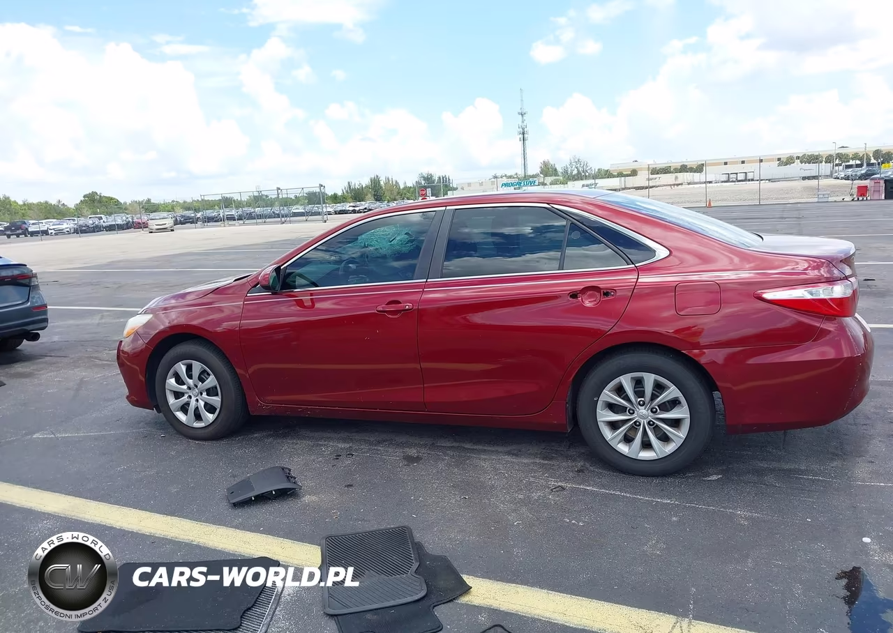 2015 Toyota Camry Le VIN:4T1BF1FK8FU988115 - 15