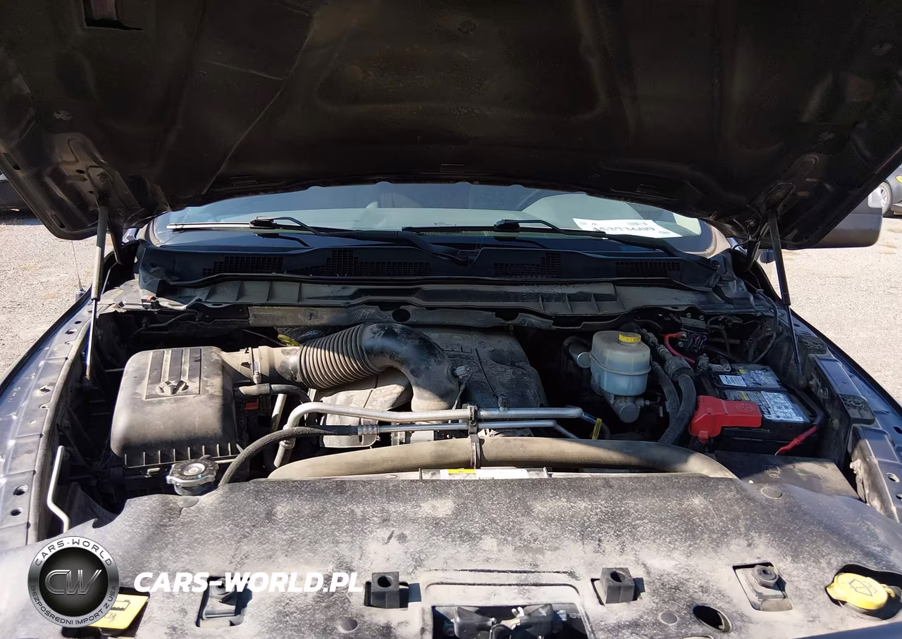 2018 Ram 3500 Tradesman 4X4 8' Box VIN:3C63R3GT9JG304842 - 10