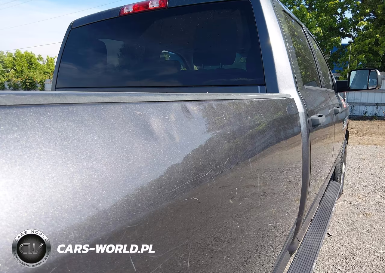 2018 Ram 3500 Tradesman 4X4 8' Box VIN:3C63R3GT9JG304842 - 12