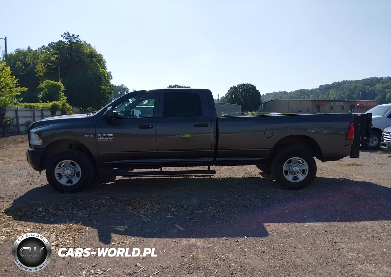2018 Ram 3500 Tradesman 4X4 8' Box VIN:3C63R3GT9JG304842 - 19
