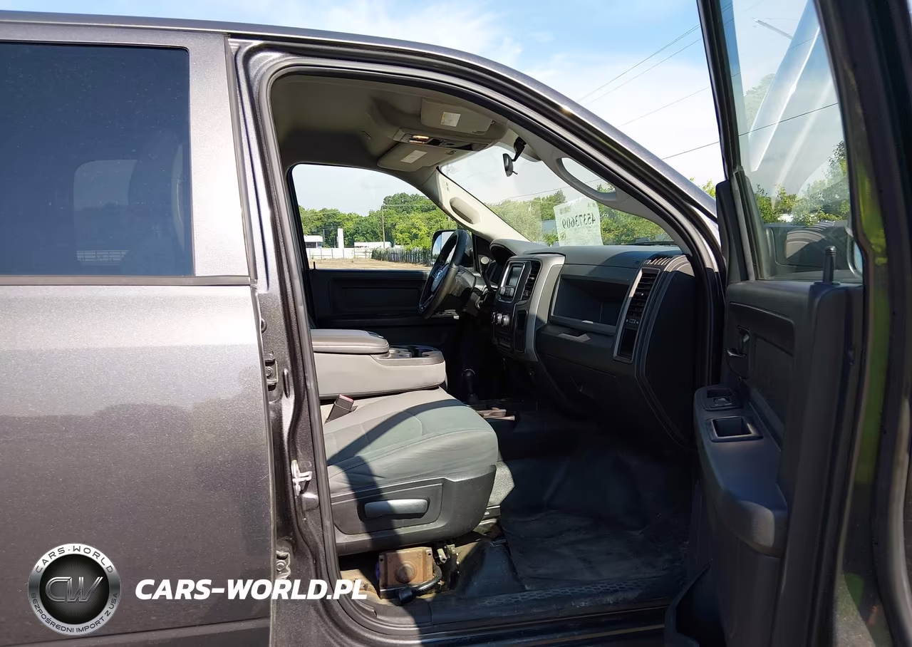 2018 Ram 3500 Tradesman 4X4 8' Box VIN:3C63R3GT9JG304842 - 5