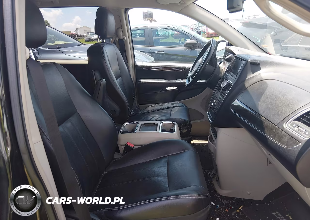 2014 Chrysler Town & Country Touring VIN:2C4RC1BG9ER124683 - 5