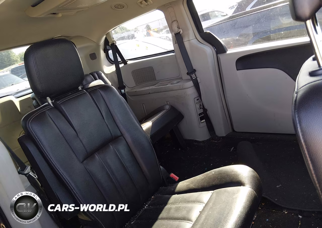 2014 Chrysler Town & Country Touring VIN:2C4RC1BG9ER124683 - 8