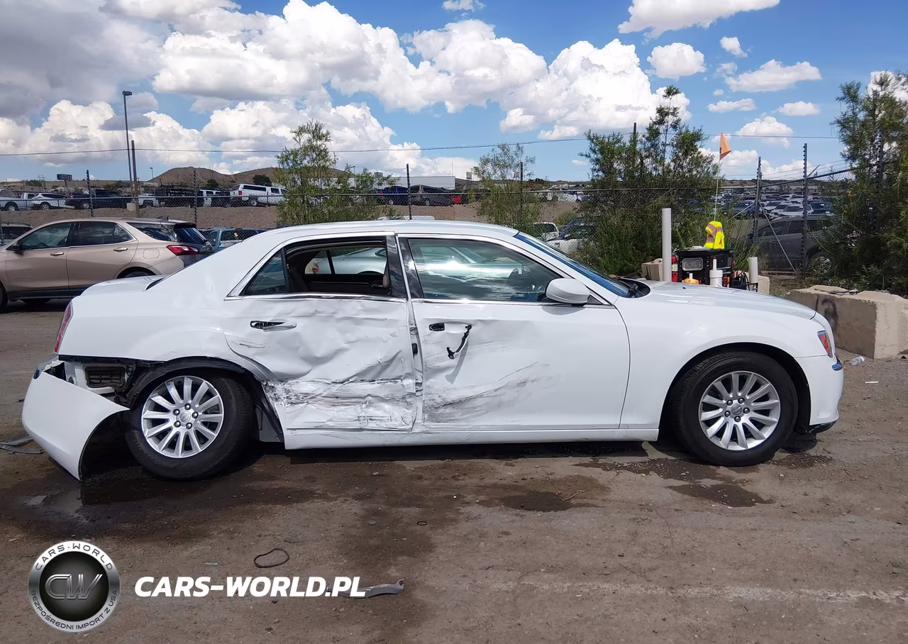 2014 Chrysler 300 VIN:2C3CCAAG1EH378972 - 14