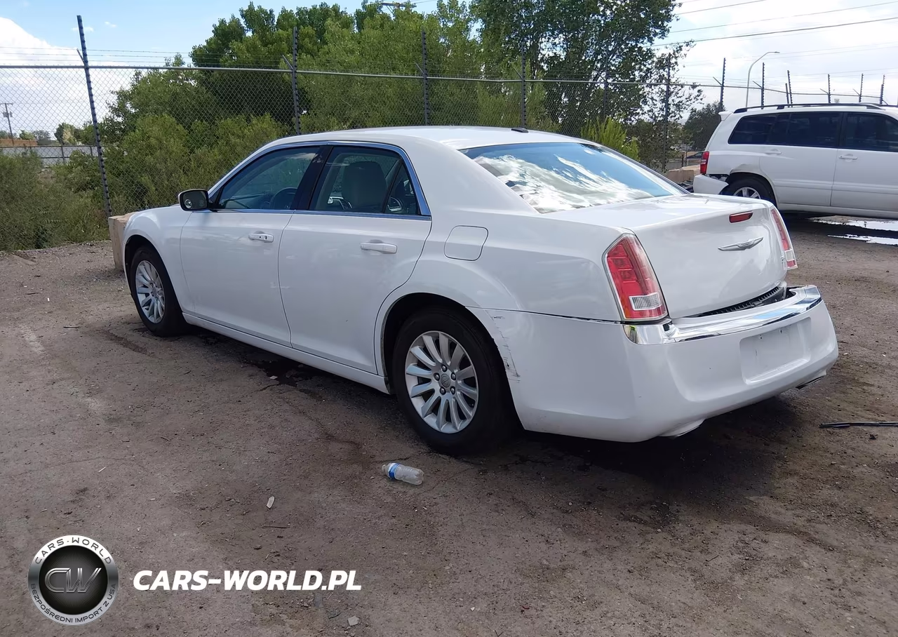 2014 Chrysler 300 VIN:2C3CCAAG1EH378972 - 3