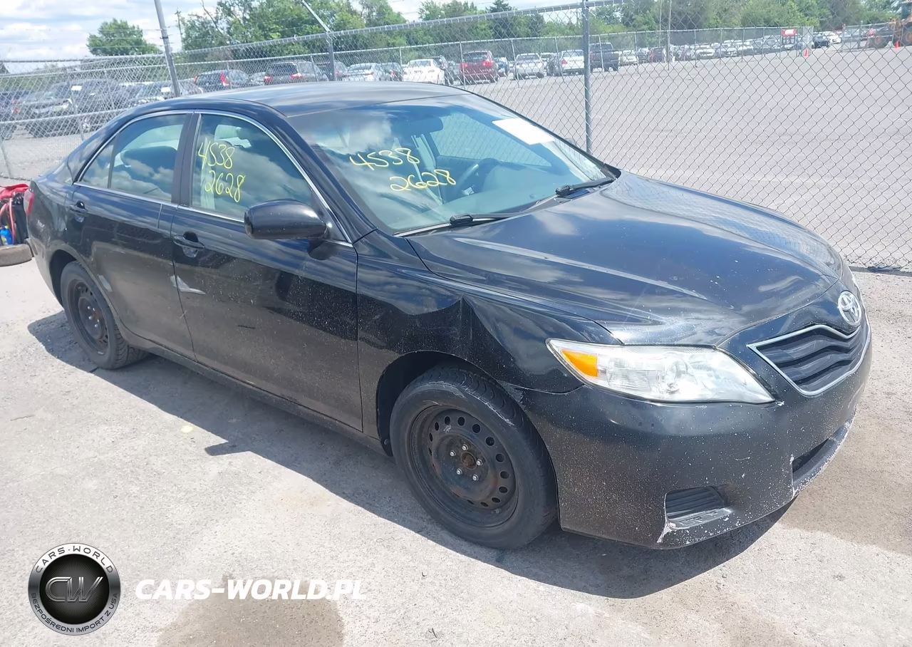2010 Toyota Camry Le – zdjęcie 1 z 14
