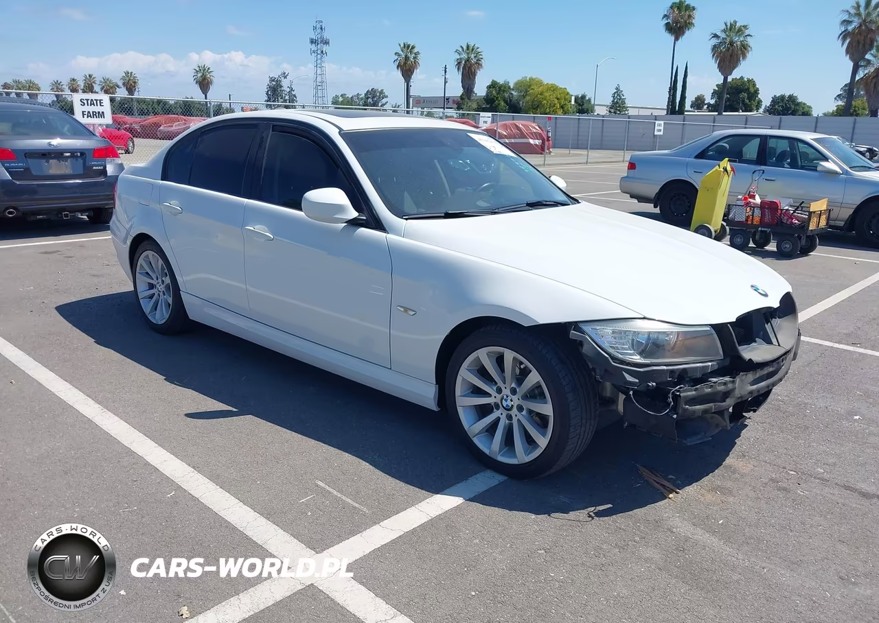 2011 BMW 328I – zdjęcie 1 z 17